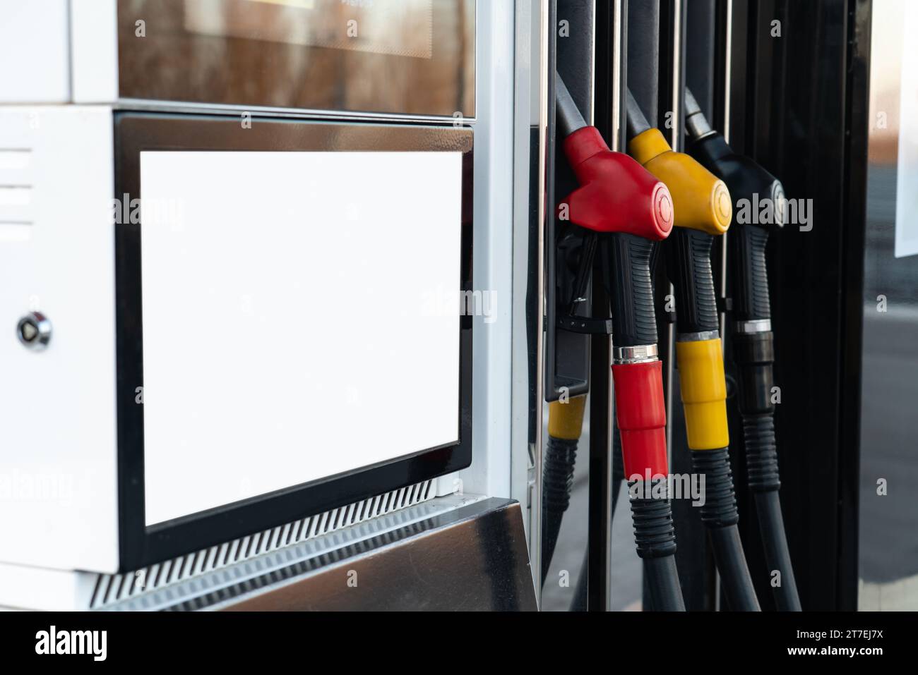 Station de remplissage en libre-service avec écran tactile. Banque D'Images