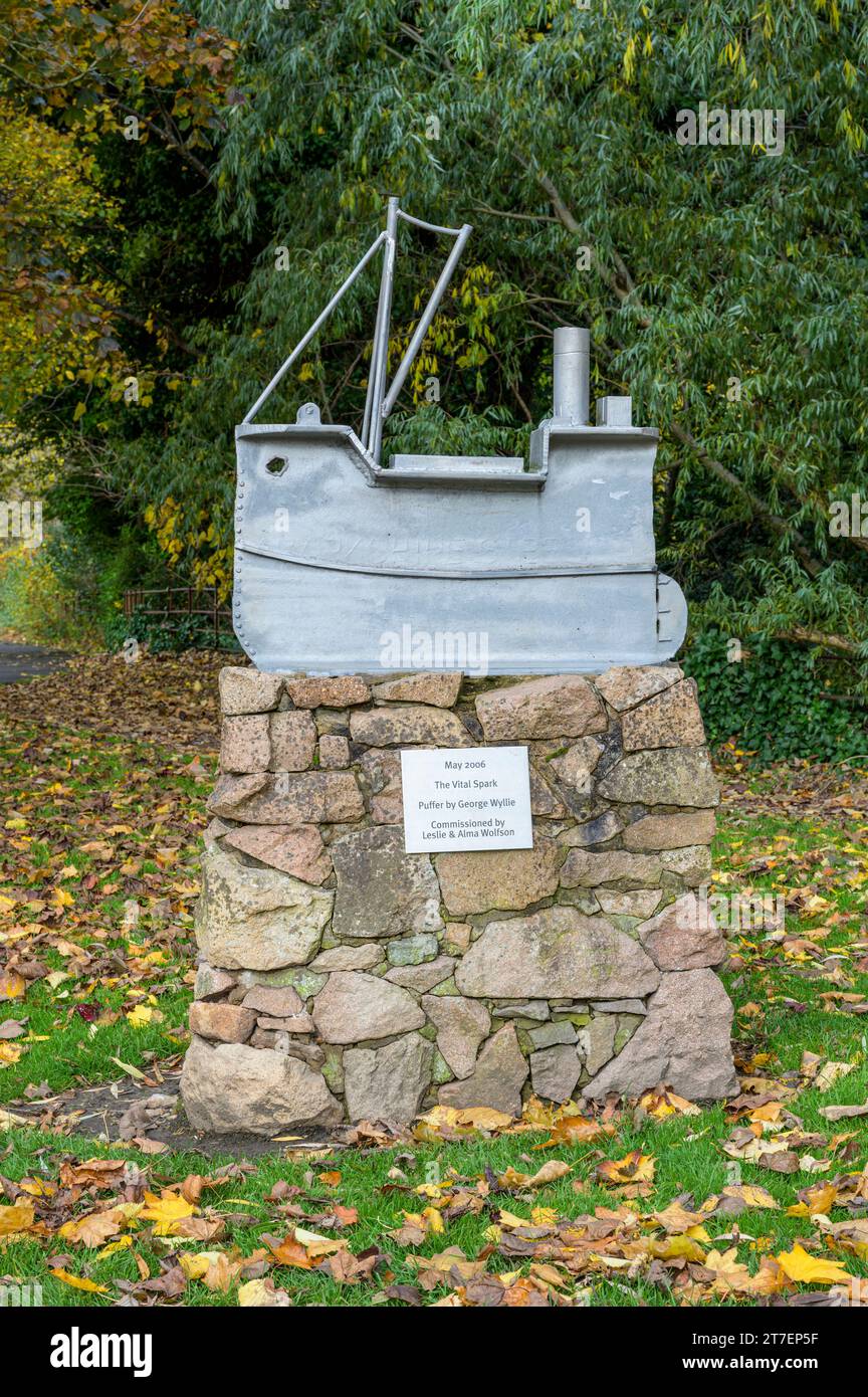 Sculpture of the Vital Spark une fiction TV Clyde Puffer par l'artiste George Wyllie, Kelvingrove Art Gallery and Museum, Glasgow, Écosse Royaume-Uni Banque D'Images