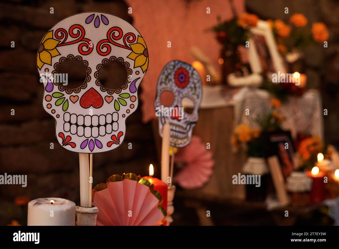 Gros plan de crânes peints pour la fête mexicaine en l'honneur du jour des morts Banque D'Images