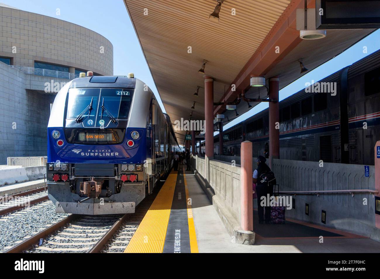 Train Amtrak Pacific surfliner au quai L.A. Union Station Metrolink Station Banque D'Images