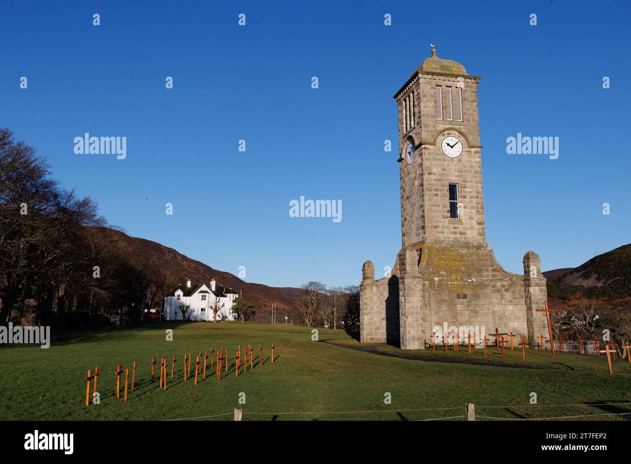 Helmsdale, Sutherland, Écosse. 15 novembre 2023. Le Mémorial de la guerre à Helmsdale, une ville côtière sur la côte est de Sutherland, en Écosse. Banque D'Images