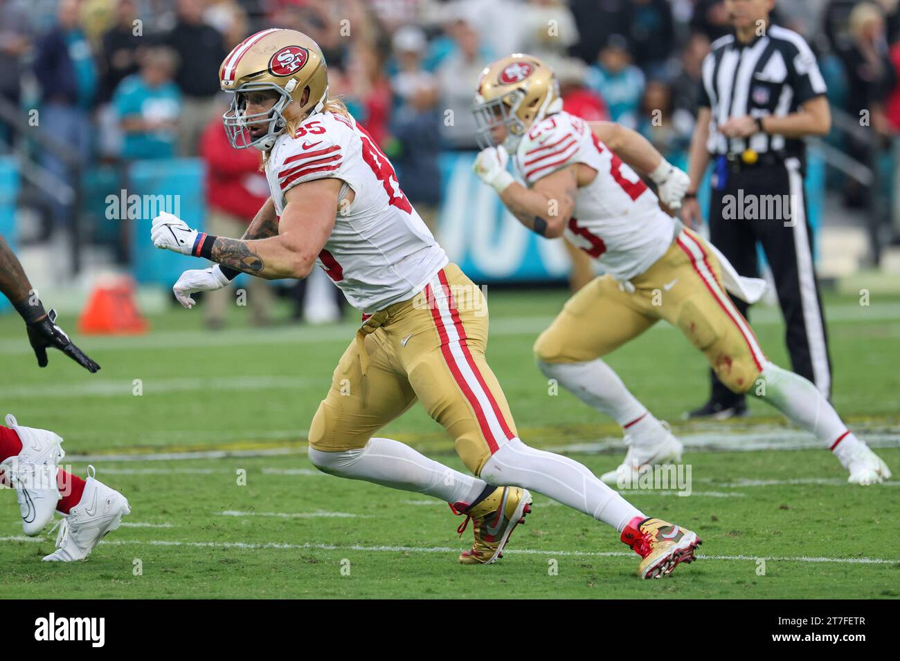 San Francisco 49ers tight end George Kittle (85) runs a route during a NFL football game, Sunday, November 12, 2023 in Jacksonville, Fla. (AP Photo/Alex Menendez) Banque D'Images
