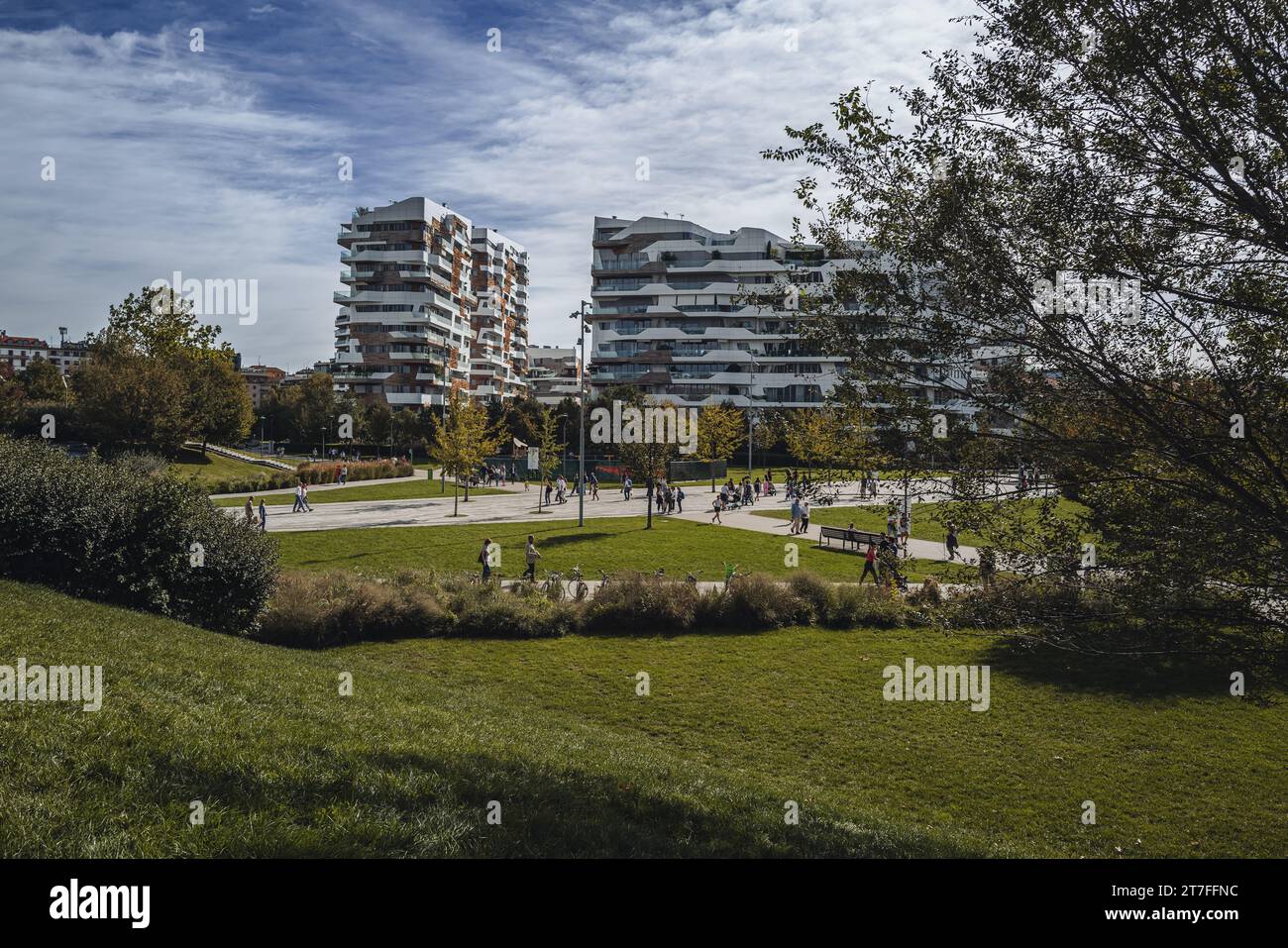 Milan, Italie - octobre 2023 : architecture des bâtiments Libeskind dans le quartier City Life Banque D'Images