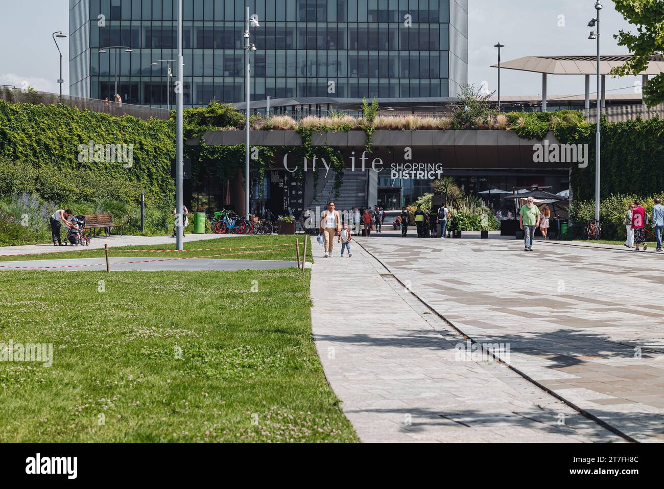 Milan, Italie - juin 2023: La vie riche dans le célèbre quartier appelé City Life Banque D'Images