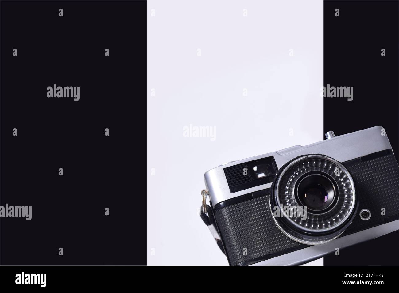 Bannières Web créatives de taille standard avec un emplacement pour les photos et le texte en noir et blanc avec l'appareil photo. Bannière publicitaire dédiée à la photographie et au cinéma. Vertical, ho Banque D'Images