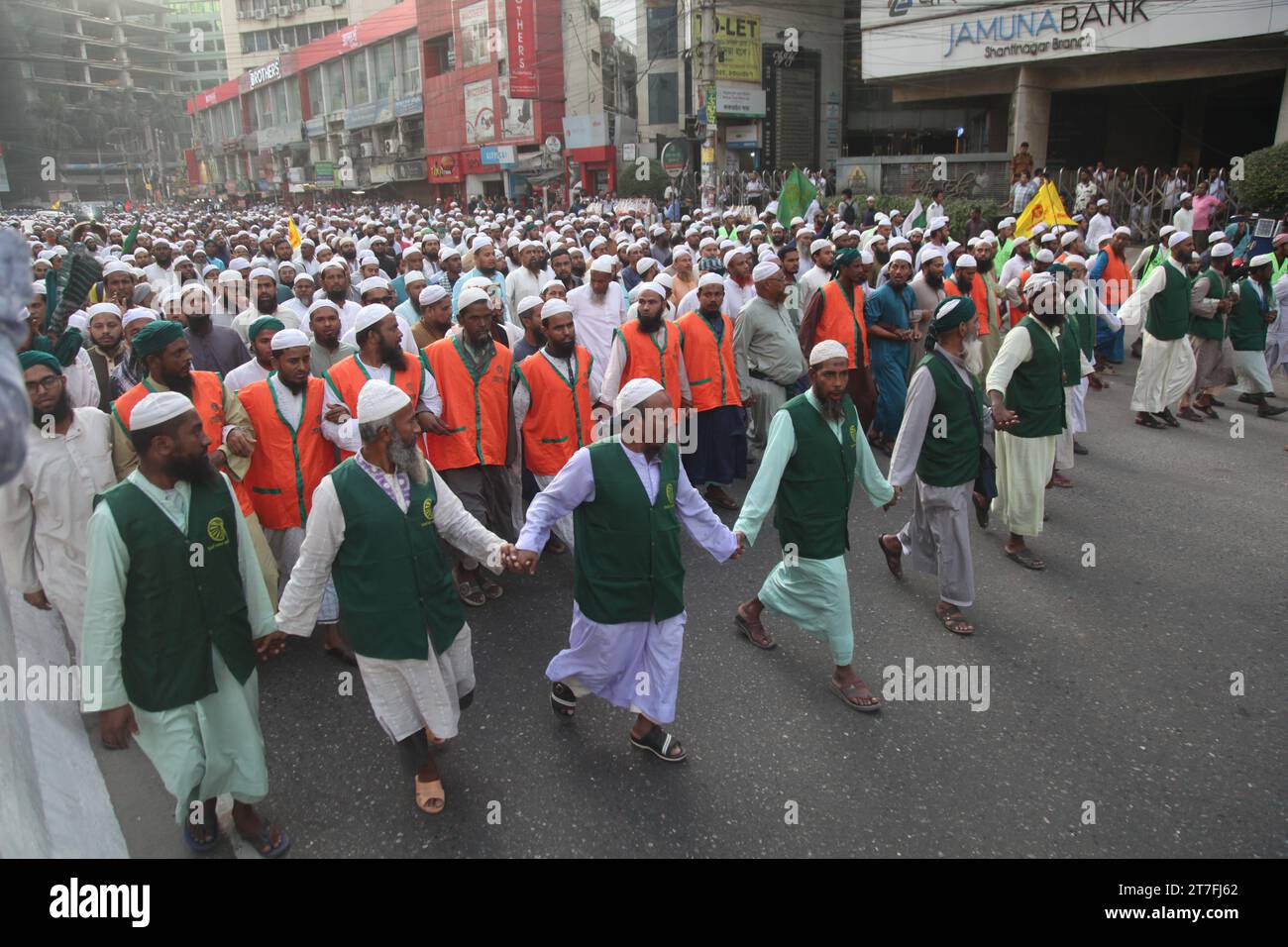 Dhaka Bangladesh 15 novembre 2023.lorsque le mouvement islamique a organisé une procession de masse vers la Commission électorale du Bangladesh devant le B, devant la Commission électorale du Bangladesh Banque D'Images