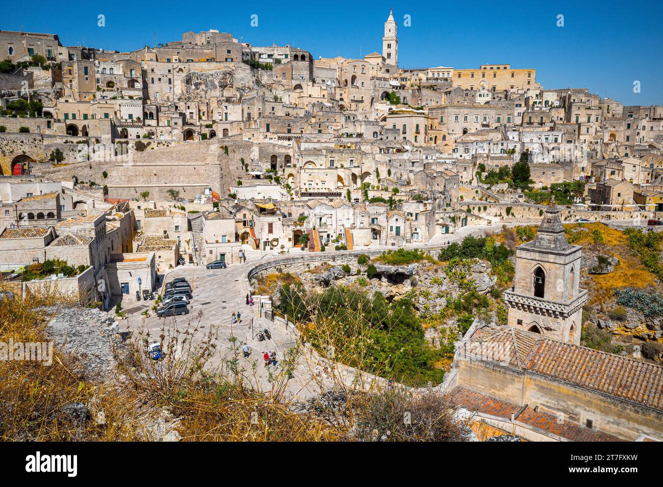 Matera est une ville sur un éperon rocheux dans la région de Basilicate, dans le sud de l'Italie Banque D'Images
