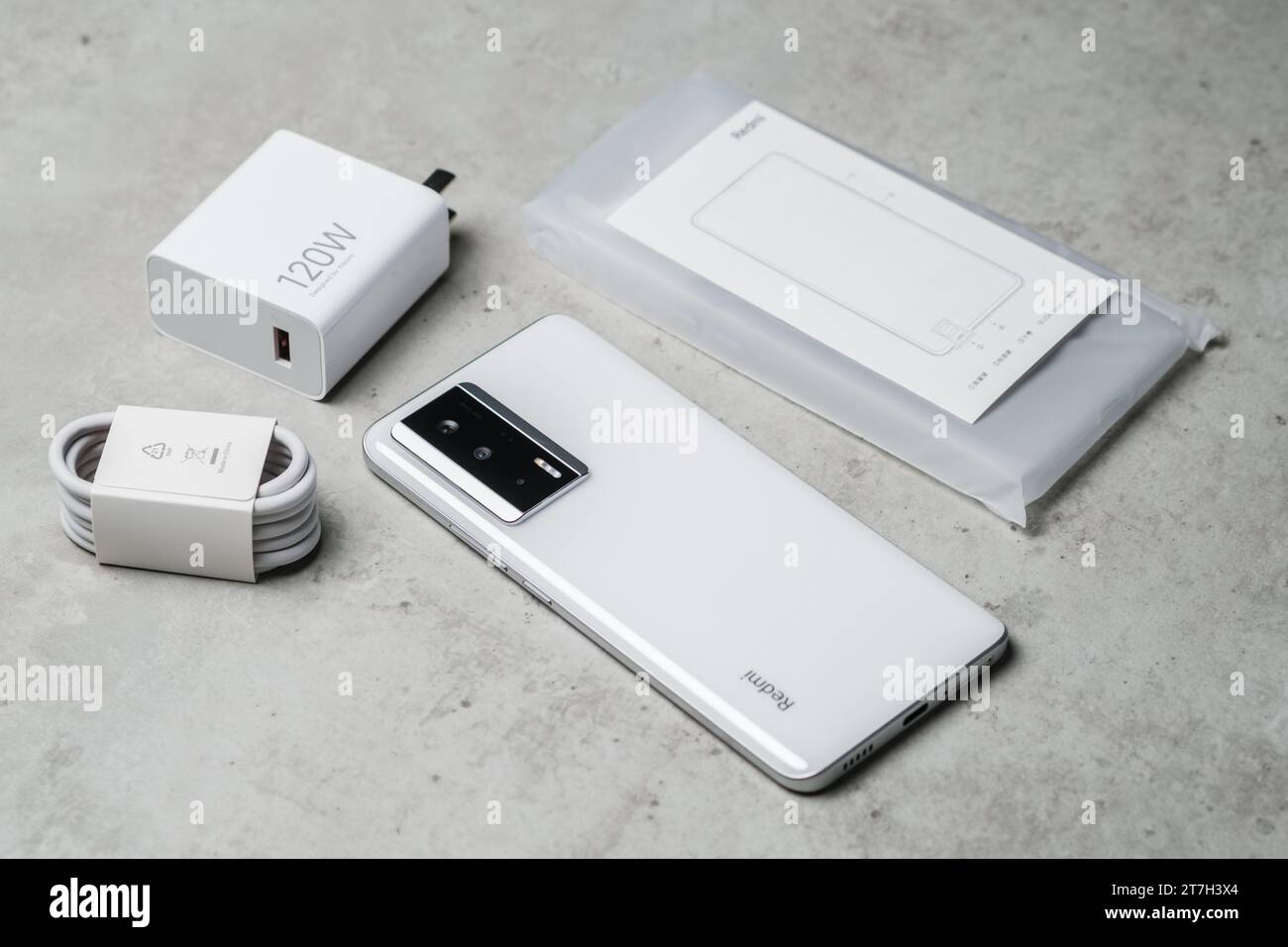 HCMC, VN - novembre 2023. Redmi K60 pour un usage éditorial Banque D'Images