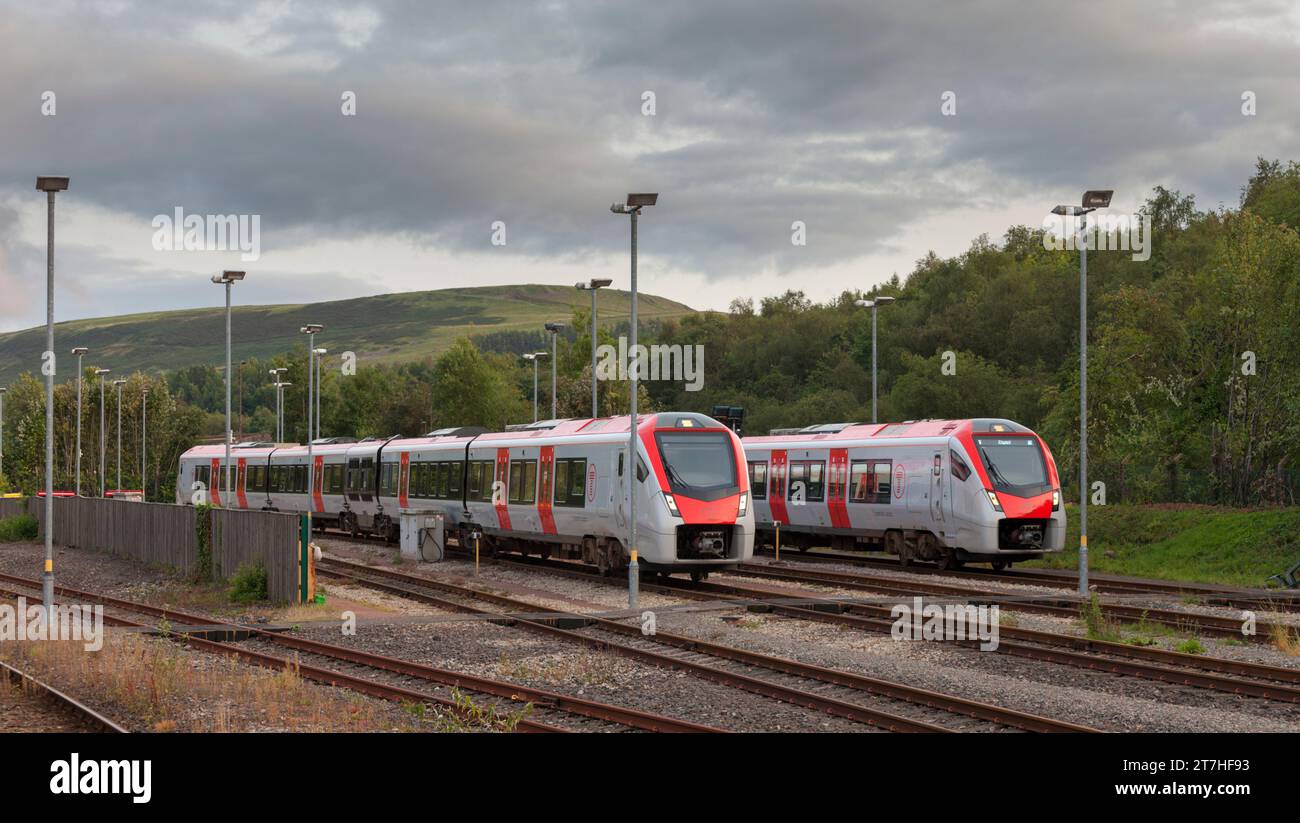 Transport pour le pays de Galles classe 231 Stadler FLIRT DMU trains 231004 et 231008 à Rhymney, terminus de la Rhymney Valley Railway Line, sud du pays de Galles, Royaume-Uni Banque D'Images
