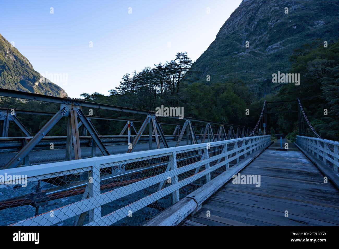 Pont de la rivière Tutoko près de Milford Sound dans l'île du Sud de la Nouvelle-Zélande Banque D'Images