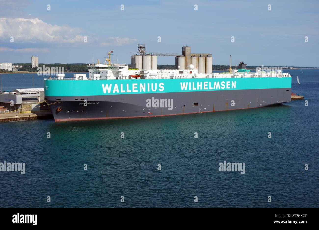 Wallenius Wilhelmsen véhicule/car transporter Don Quijote amarré dans le Solent aux quais de Southampton dans le Hampshire, Angleterre, Royaume-Uni Banque D'Images