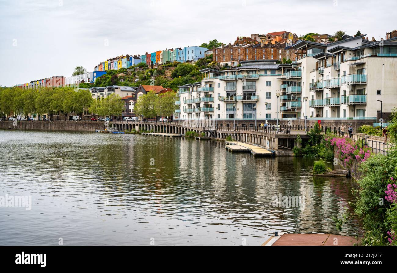 Vue de Capricorn place, Hotwell Road et Mardyke, vue depuis Harbour Inlet, Bristol Floating Harbour, Bristol, Angleterre, Royaume-Uni. Banque D'Images