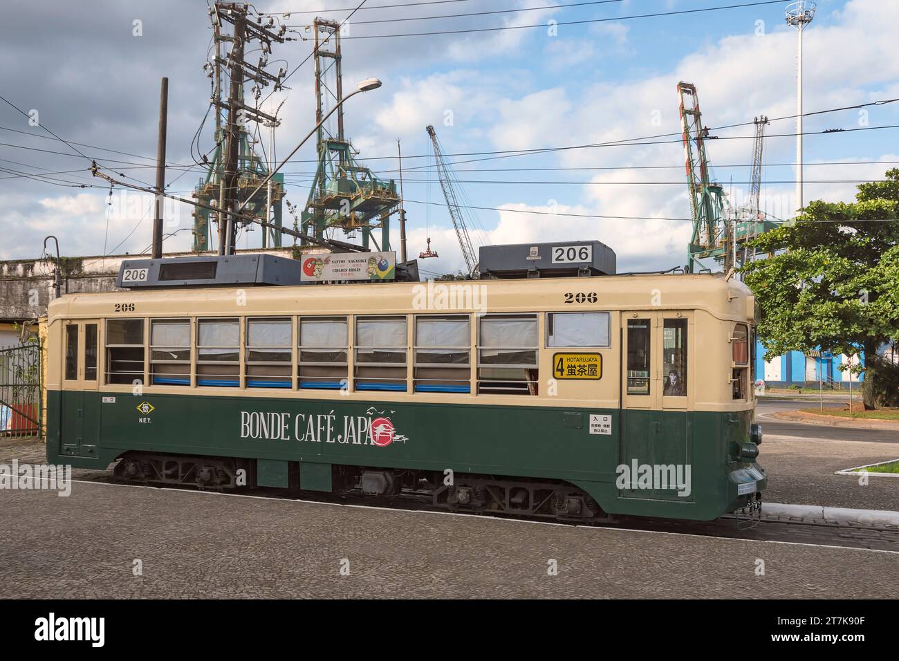 Santos City, Brésil. Tram japonais type 206 à partir de 1950. Chemin de fer électrique de Nagasaki. Maintenant sur la ligne touristique comme Bonde café Japon. (Tram café Japon). Banque D'Images