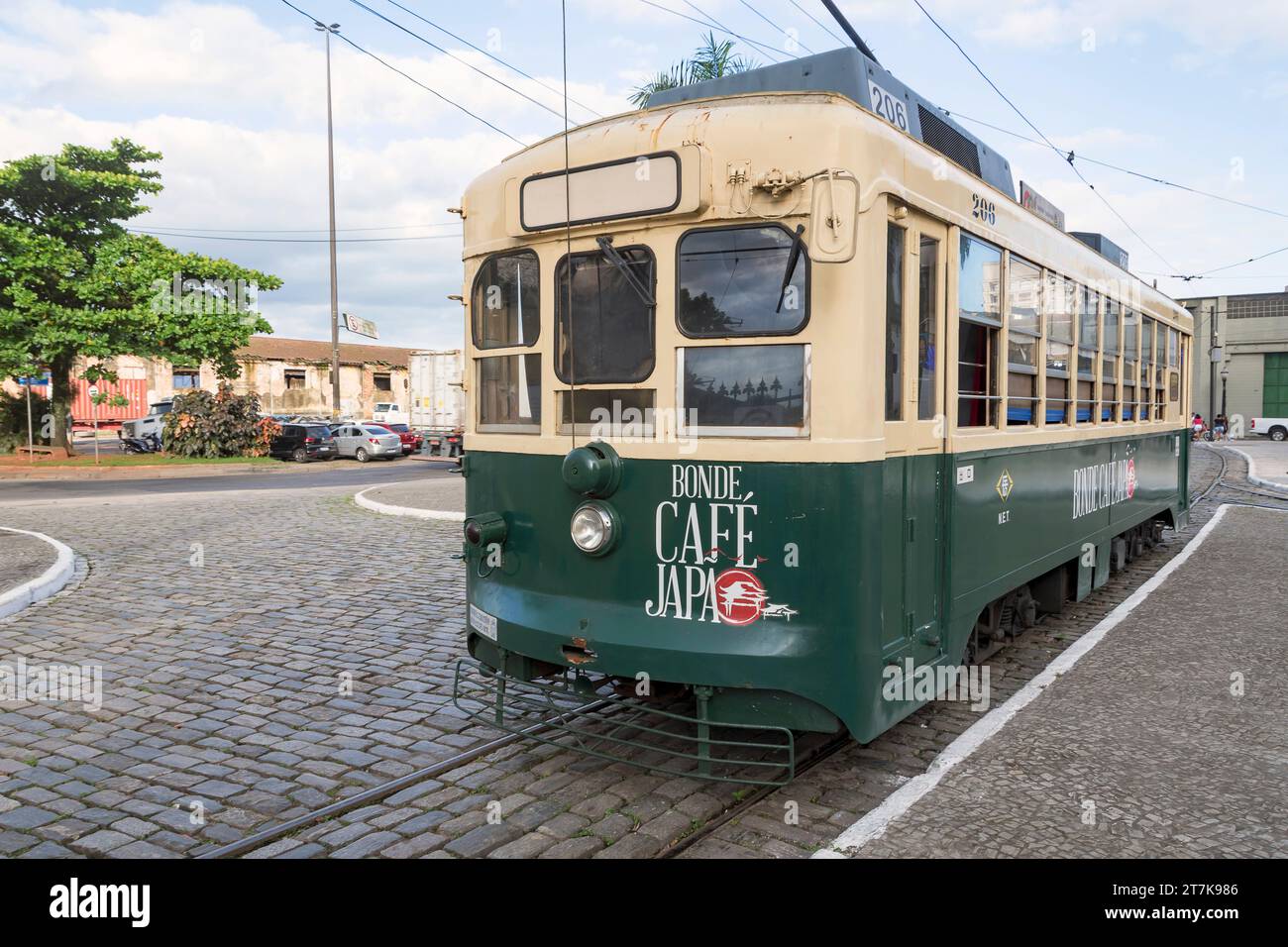 Santos City, Brésil. Tram japonais type 206 à partir de 1950. Chemin de fer électrique de Nagasaki. Maintenant sur la ligne touristique comme Bonde café Japon. (Tram café Japon). Banque D'Images