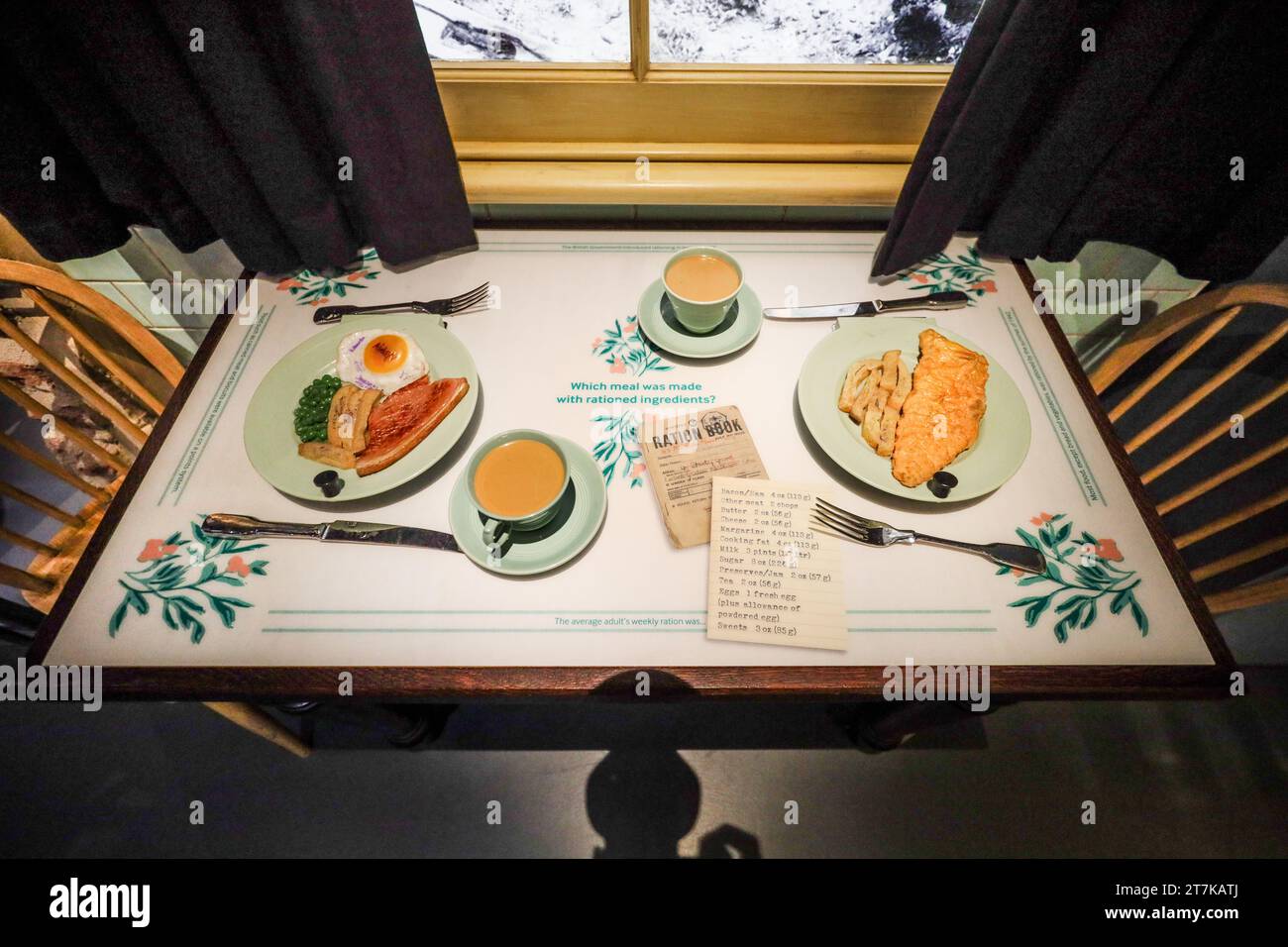 Repas préparé avec des ingrédients rationnés britanniques en 1943 pendant la 2e Guerre mondiale - à l'Imperial War Museum, Londres Banque D'Images