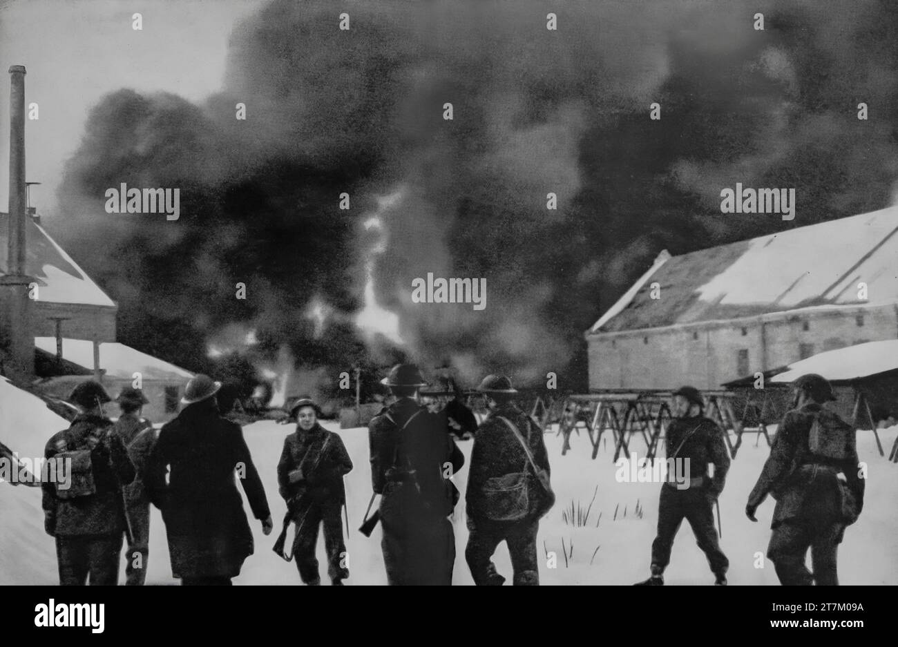 Pendant la Seconde Guerre mondiale, le premier raid réussi sur le territoire tenu par les nazis, l'opération Claymore, a été menée sur une usine pétrolière allemande à Stamsund en Norvège après une opération réussie ils sont revenus avec quelque 228 prisonniers allemands, 314 loyaux volontaires norvégiens, un certain nombre de collaborateurs du régime Quisling, et des livres de code et des roues pour la machine Enigma. Banque D'Images