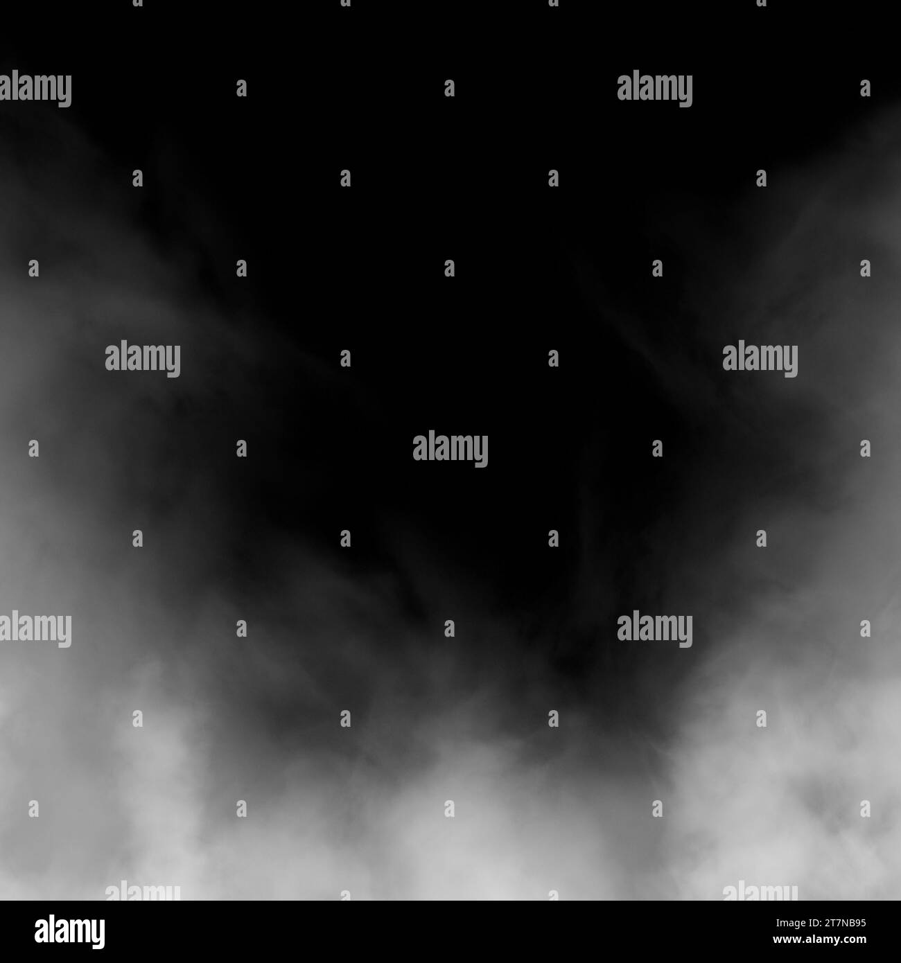 Des nuages blancs de fumée de vapeur sont isolés sur un fond noir. Le gaz explose, tourbillonne et danse dans l’espace. Un effet de texture de poussière de brouillard magique qui peut être u Banque D'Images