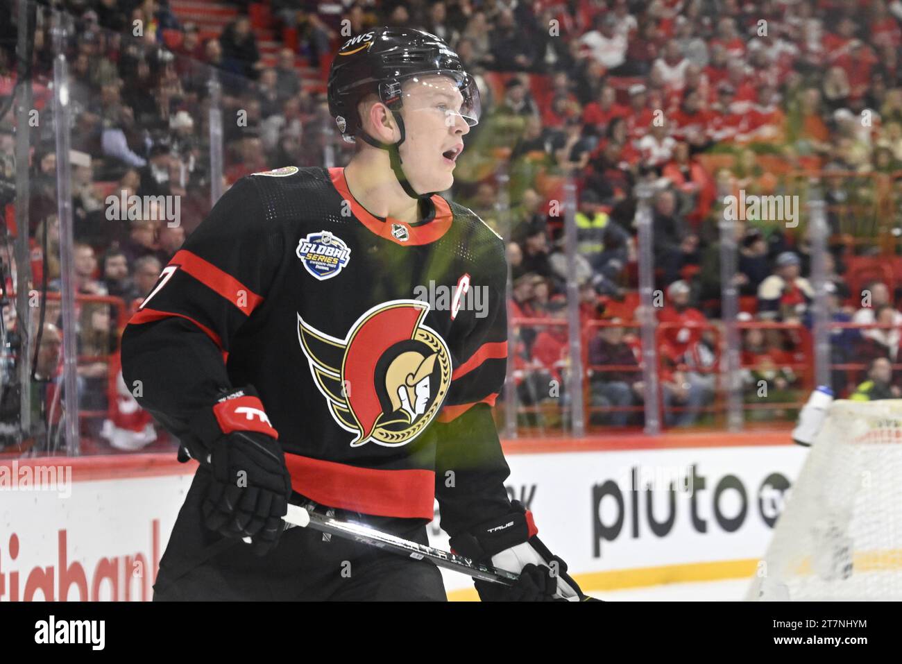 Les sénateurs d’Ottawa Brady Tkachuk lors du match de hockey sur glace de la série mondiale de la LNH Suède entre les Red Wings de Détroit et les sénateurs d’Ottawa à l’Avicii Arena à Stockholm, en Suède, le 16 novembre 2023. Photo : Henrik Montgomery / TT / kod 10060 Banque D'Images