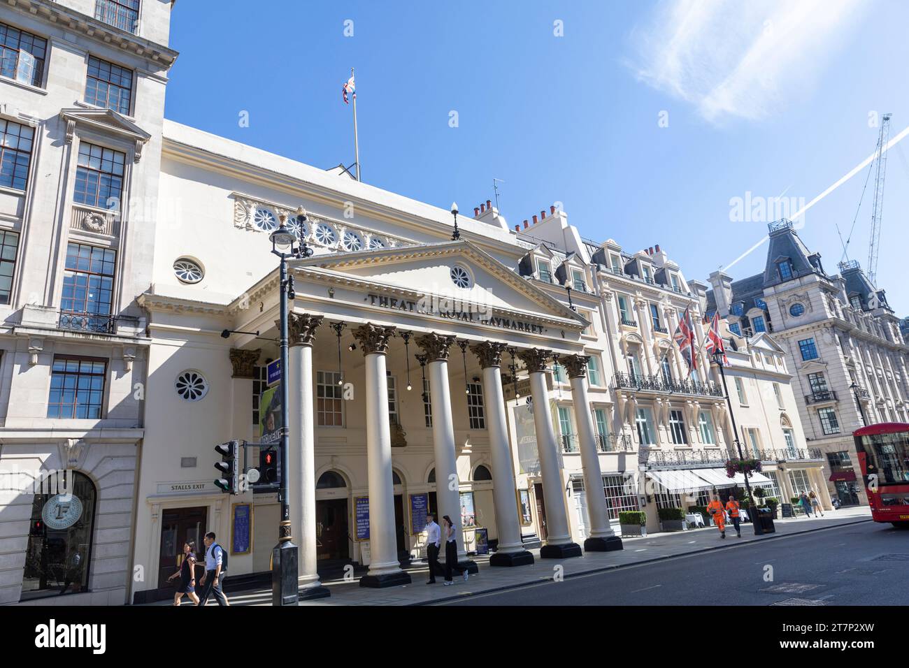 Théâtre Royal Haymarket ou Haymarket Theatre, bâtiment classé Grade 1 dans le West End de Londres, vue sur la façade du théâtre, Londres, Angleterre, Royaume-Uni Banque D'Images