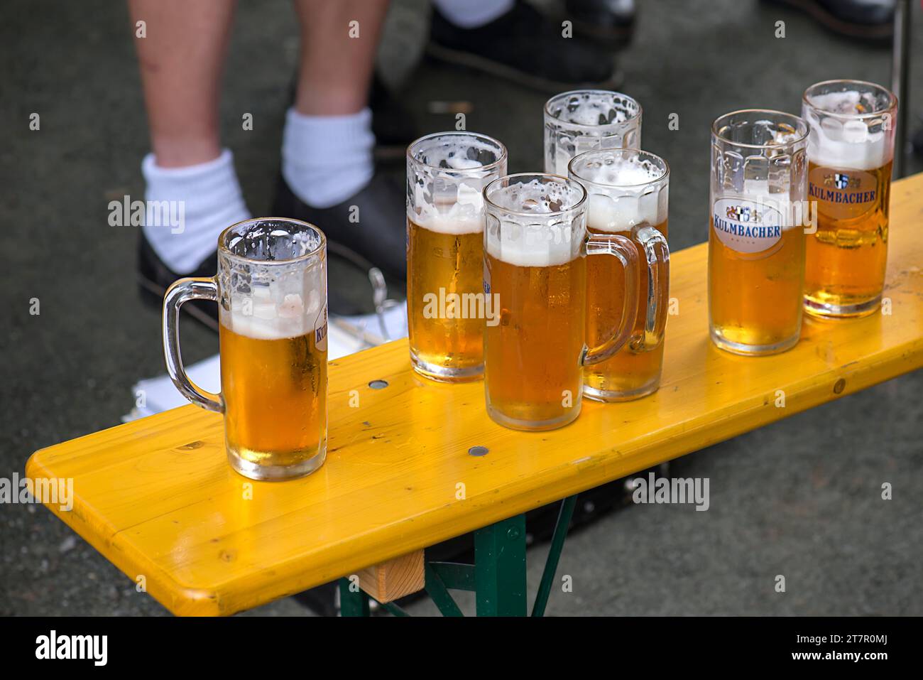 Beer bench Banque de photographies et d’images à haute résolution - Alamy