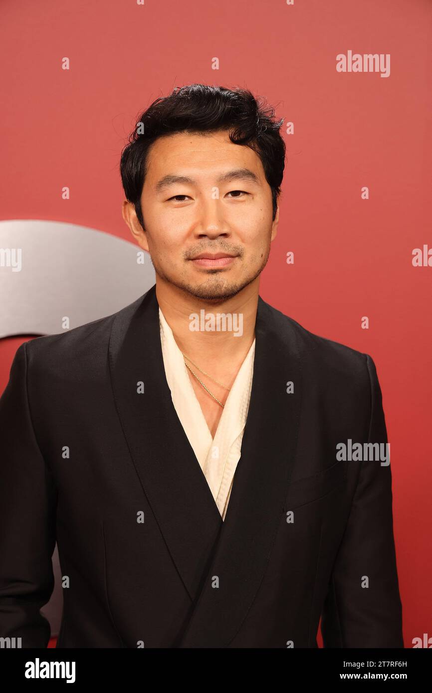 Simu Liu participe à 2023 GQ Men of the Year au Bar Marmont le 16 novembre 2023 à Los Angeles, en Californie. Photo : Crash/imageSPACE/Sipa USA Banque D'Images