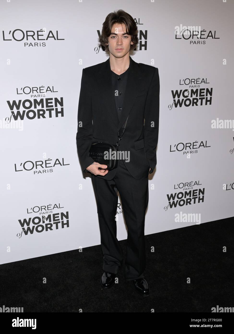 16 novembre 2023, Hollywood, Californie, États-Unis : Zack Lugo participe à la 18e célébration annuelle de l'Oréal Paris Women of Worth. (Image de crédit : © Billy Bennight/ZUMA Press Wire) USAGE ÉDITORIAL SEULEMENT! Non destiné à UN USAGE commercial ! Banque D'Images