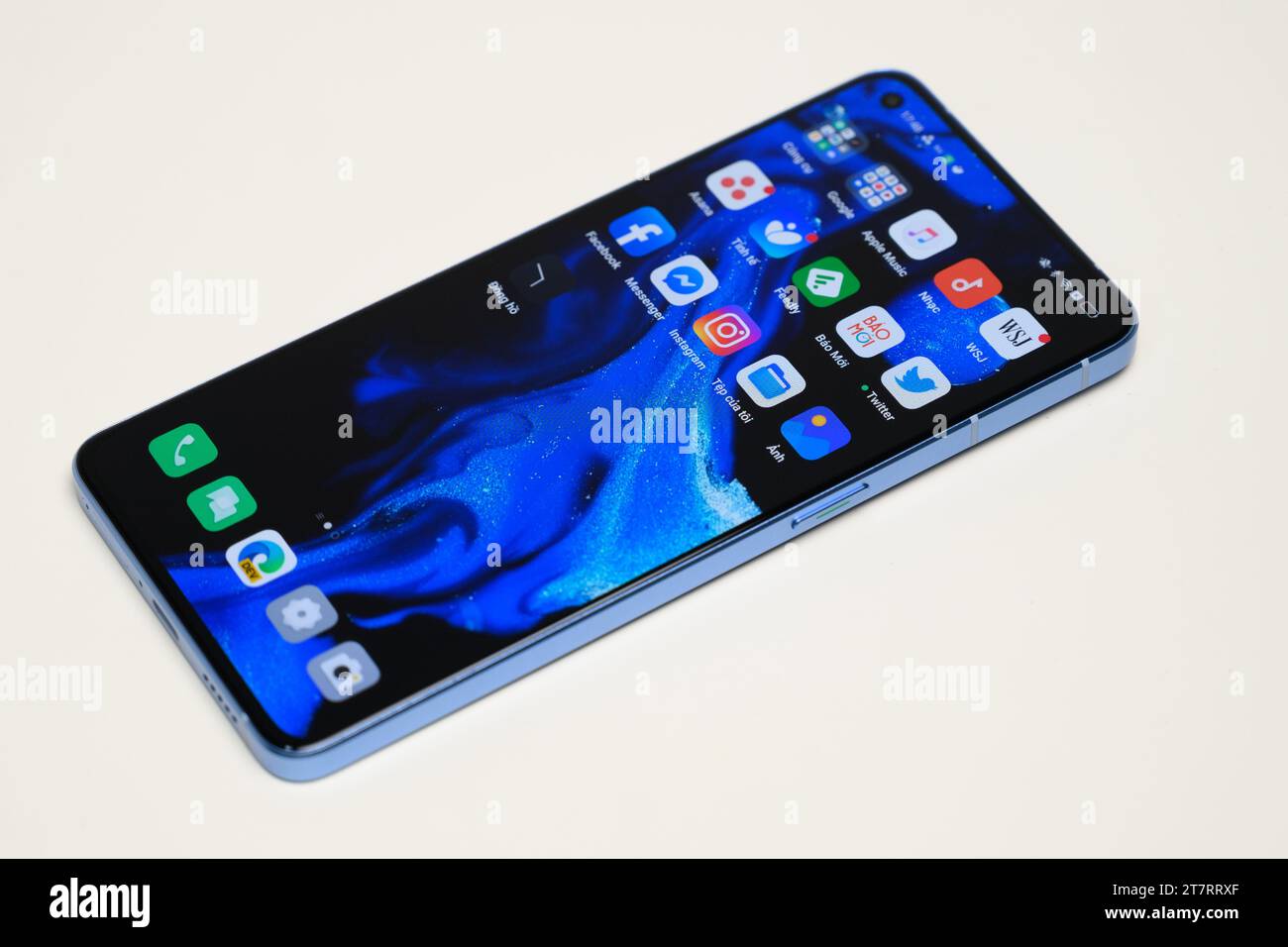 HCMC, VN - Oppo Reno 7 Pro pour un usage éditorial Banque D'Images