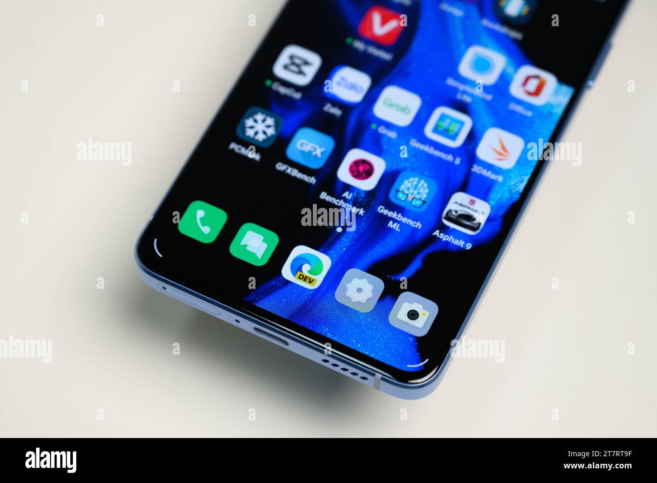 HCMC, VN - Oppo Reno 7 Pro pour un usage éditorial Banque D'Images