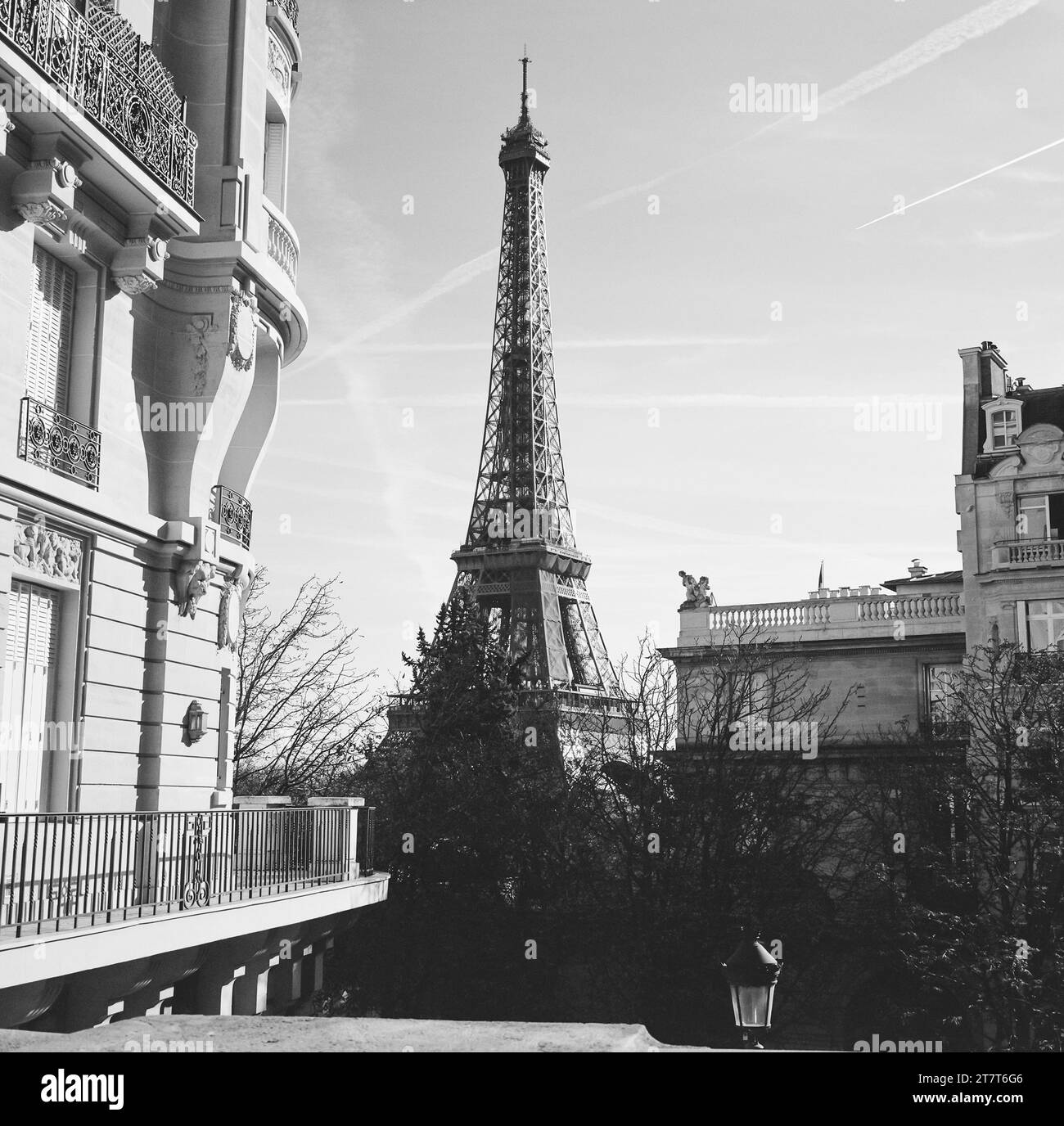 Photographie de film noir et blanc de la tour eiffel Banque D'Images