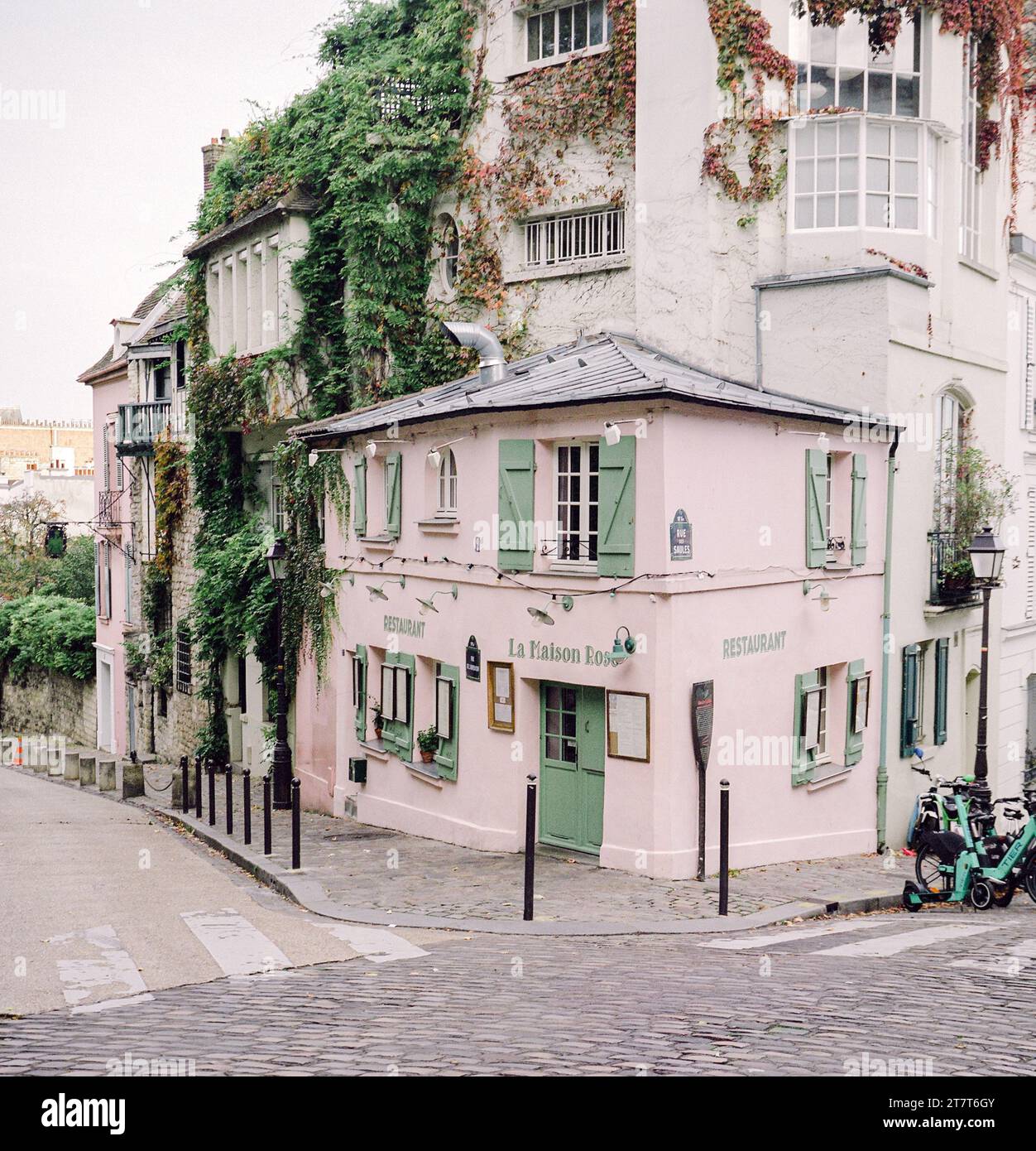 Restaurant la Maison Rose Paris France Banque D'Images