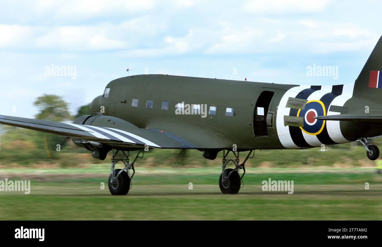 Le Douglas C-47 Skytrain ou Dakota est un avion de transport militaire développé à partir de l'avion civil Douglas DC-3. Banque D'Images