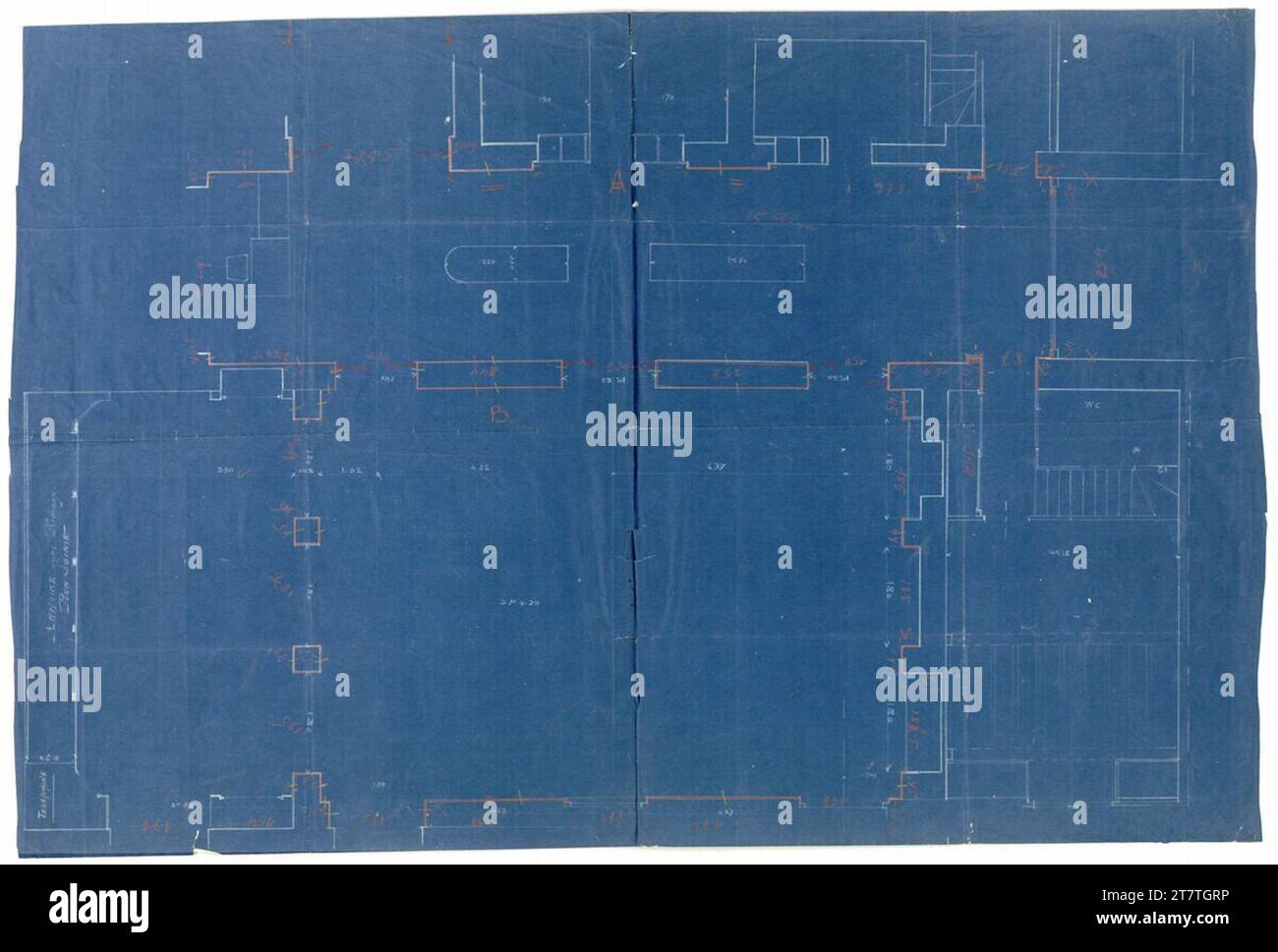 Adolf Loos (Entwerfer in) Herrenmodesalon Knize, Paris VIII, 146, Avenue des champs-Élysées, France, plan d'étage, corrections au crayon rouge. Blueprint ; crayon de couleur rouge 1927-1928, 1927/1928 Banque D'Images Adolf Loos (Entwerfer in) Herrenmodesalon Knize, Paris VIII, 146, Avenue des champs-Élysées, France, plan d'étage, corrections au crayon rouge. Blueprint ; crayon de couleur rouge 1927-1928, 1927/1928 Banque D'Images