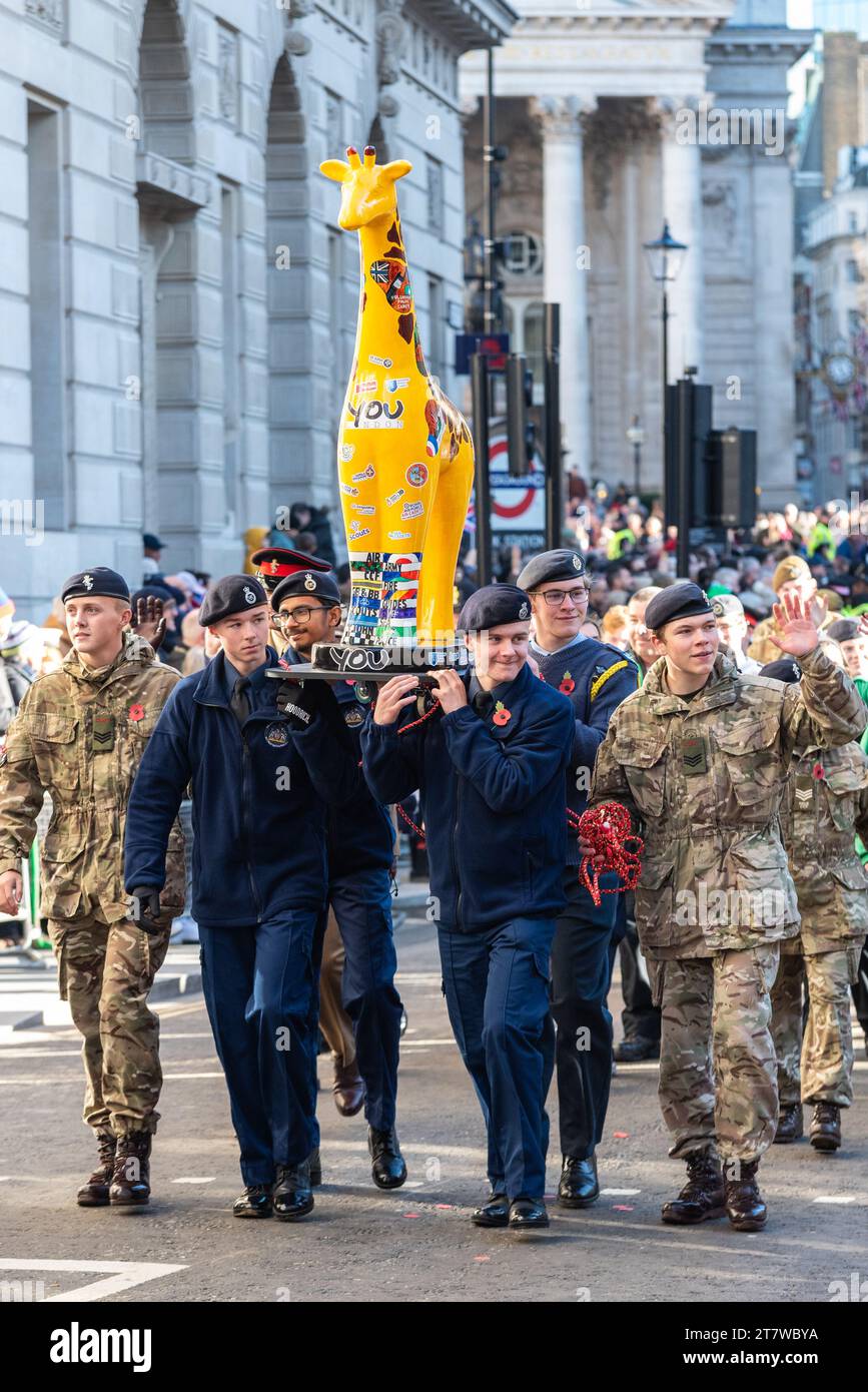 VOTRE groupe londonien au Lord Mayor's Show procession 2023 à Poultry, dans la ville de Londres, Royaume-Uni. Organisations de jeunes en uniforme (VOUS) Banque D'Images