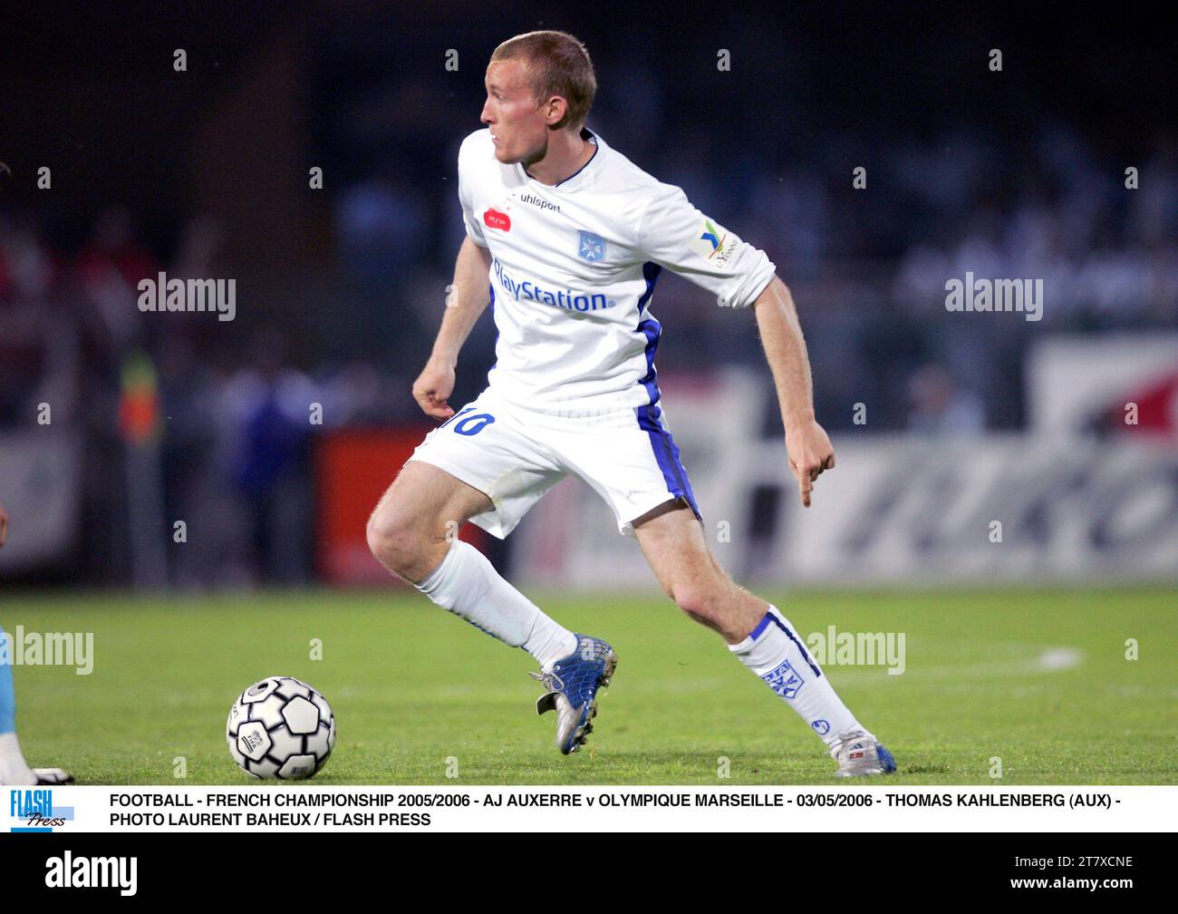 FOOTBALL - CHAMPIONNAT DE FRANCE 2005/2006 - AJ AUXERRE - OLYMPIQUE MARSEILLE - 03/05/2006 - THOMAS KAHLENBERG (AUX) - PHOTO LAURENT BAHEUX / FLASH PRESS Banque D'Images