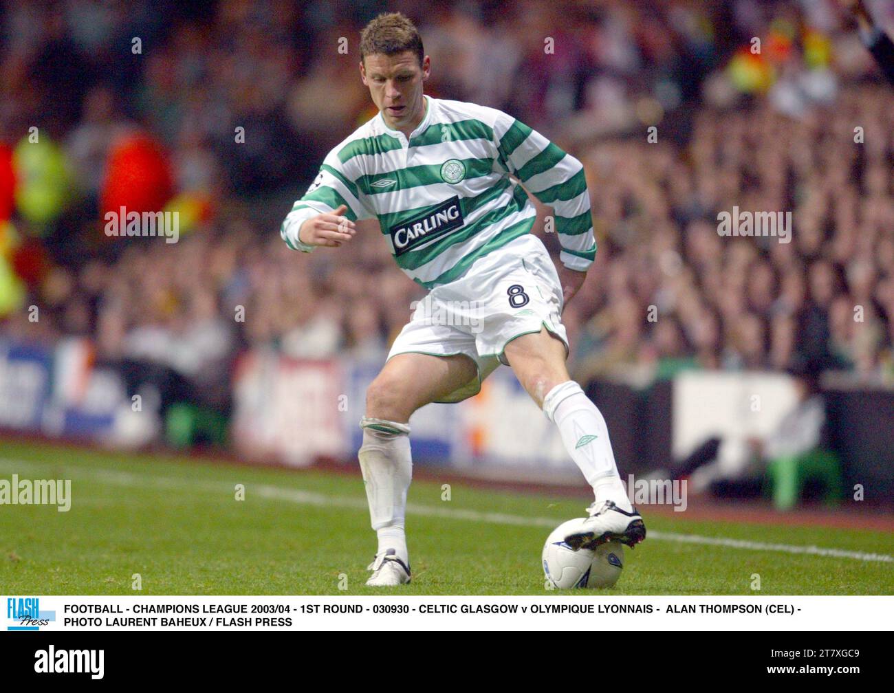 FOOTBALL - LIGUE DES CHAMPIONS 2003/04 - 1E TOUR - 030930 - CELTIC GLASGOW - OLYMPIQUE LYONNAIS - ALAN THOMPSON (CEL) - PHOTO LAURENT BAHEUX / FLASH PRESS Banque D'Images