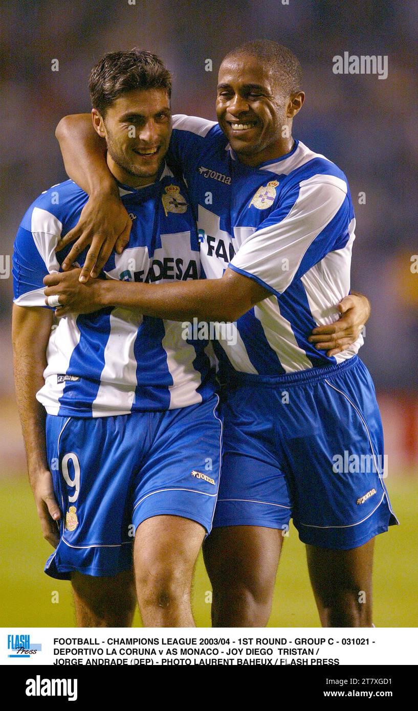 FOOTBALL - LIGUE DES CHAMPIONS 2003/04 - 1E TOUR - GROUPE C - 031021 - DEPORTIVO LA CORUNA V AS MONACO - JOY DIEGO TRISTAN / JORGE ANDRADE (DEP) - PHOTO LAURENT BAHEUX / FLASH PRESS Banque D'Images