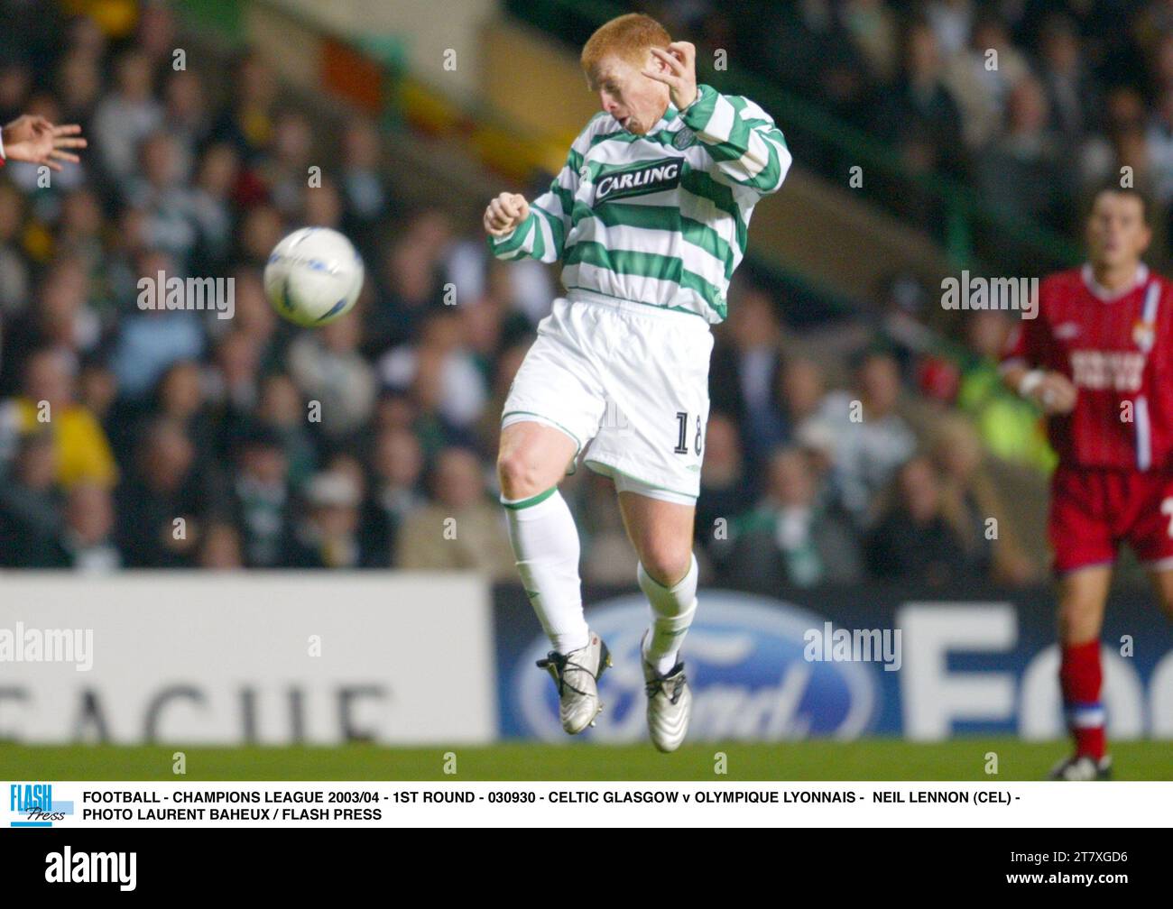 FOOTBALL - LIGUE DES CHAMPIONS 2003/04 - 1E TOUR - 030930 - CELTIC GLASGOW - OLYMPIQUE LYONNAIS - NEIL LENNON (CEL) - PHOTO LAURENT BAHEUX / FLASH PRESS Banque D'Images