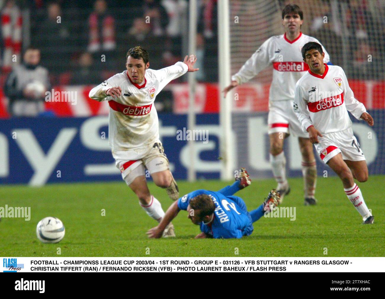 FOOTBALL - CHAMPIONSS LEAGUE CUP 2003/04 - 1E TOUR - GROUPE E - 031126 - VFB STUTTGART V RANGERS GLASGOW - CHRISTIAN TIFFERT (RAN) / FERNANDO RICKSEN (VFB) - PHOTO LAURENT BAHEUX / FLASH PRESS Banque D'Images