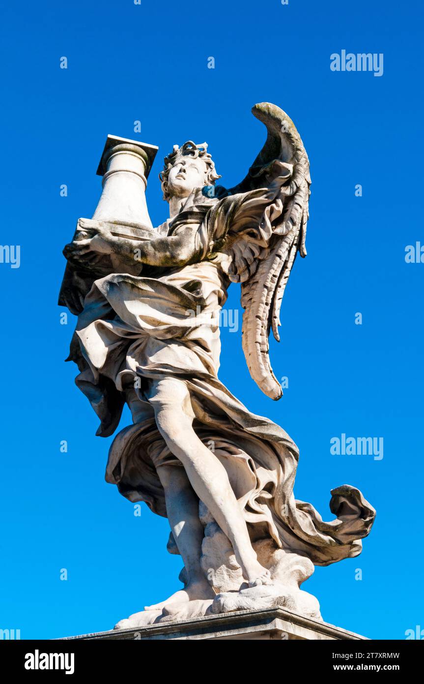 Ange avec la colonne, Ponte St.Angelo, site du patrimoine mondial de l'UNESCO, Rome, Latium (Latium), Italie, Europe Banque D'Images