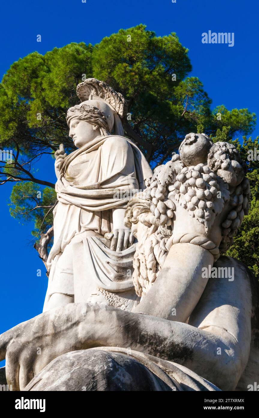 Statue de Dea Roma (Déesse Roma), Piazza del Popolo, site du patrimoine mondial de l'UNESCO, Rome, Latium (Latium), Italie, Europe Banque D'Images