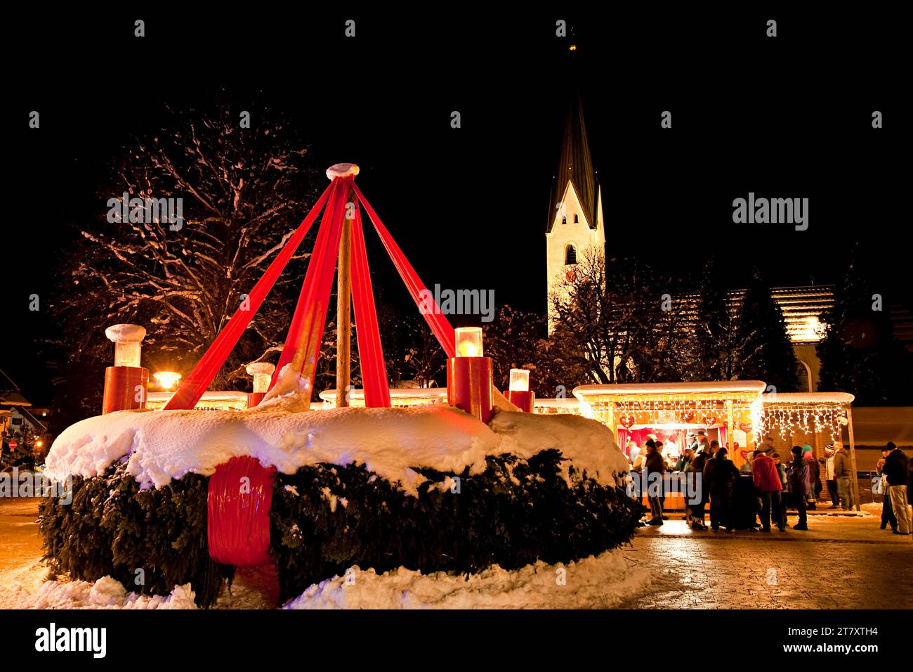 Marché de Noël à Oberstdorf avec St. Johannes Baptist Church Banque D'Images