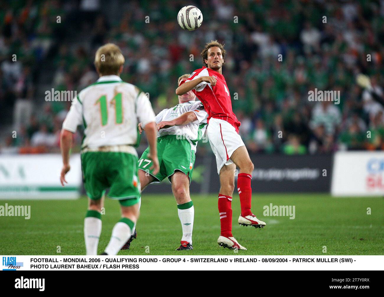 FOOTBALL - MONDIAL 2006 - QUALIFICATIONS - GROUPE 4 - SUISSE - IRLANDE - 08/09/2004 - PATRICK MULLER (SWI) - PHOTO LAURENT BAHEUX / FLASH PRESS Banque D'Images