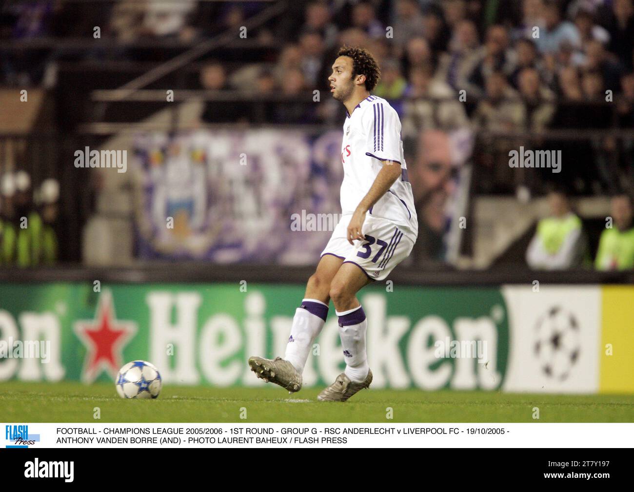 FOOTBALL - LIGUE DES CHAMPIONS 2005/2006 - 1E TOUR - GROUPE G - RSC ANDERLECHT - LIVERPOOL FC - 19/10/2005 - ANTHONY VANDEN BORRE (ET) - PHOTO LAURENT BAHEUX / FLASH PRESS Banque D'Images