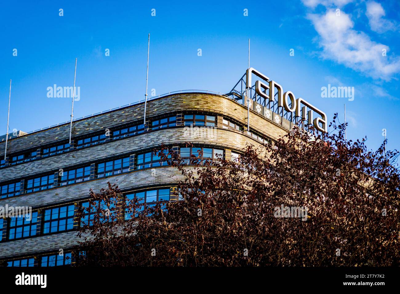 Wrocław, Pologne - 16.11.2023 : Centre commercial Renoma à Wrocław, était le plus grand et le plus haut de gamme magasin de la ville. Banque D'Images