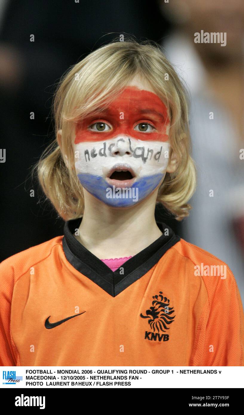 FOOTBALL - MONDIAL 2006 - QUALIFICATIONS - GROUPE 1 - PAYS-BAS - MACÉDOINE - 12/10/2005 - FAN DES PAYS-BAS - PHOTO LAURENT BAHEUX / FLASH PRESS Banque D'Images