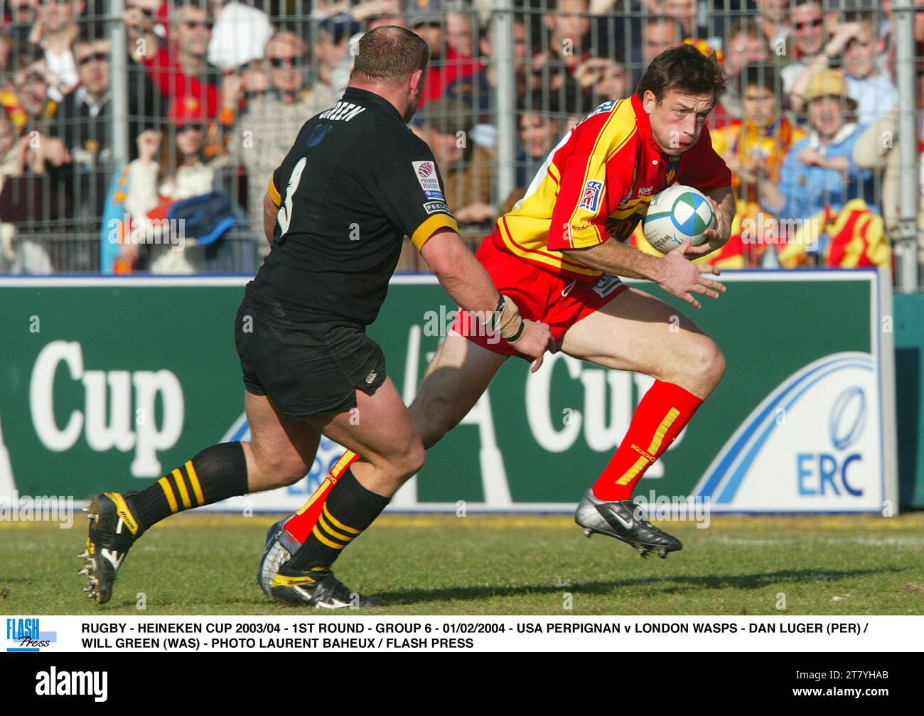 RUGBY - HEINEKEN CUP 2003/04 - 1ST ROUND - GROUPE 6 - 01/02/2004 - USA PERPIGNAN V LONDON WASPS - DAN LUGER (PER) / WILL GREEN (WAS) - PHOTO LAURENT BAHEUX / FLASH PRESS Banque D'Images