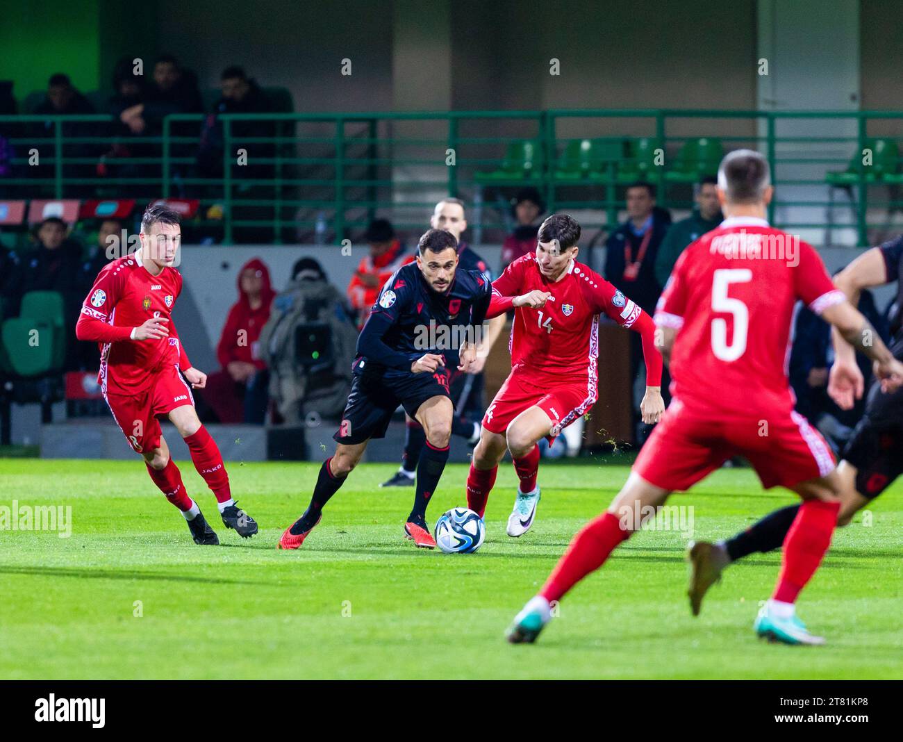 Nedim Bajrami d'Albanie lors de la qualification POUR L'EURO 2024, groupe E, match de football entre la Moldavie et l'Albanie le 17 novembre 2023, Stadionul Zimbru Chisinau. Crédit : Nderim Kaceli/Alamy Live News Banque D'Images