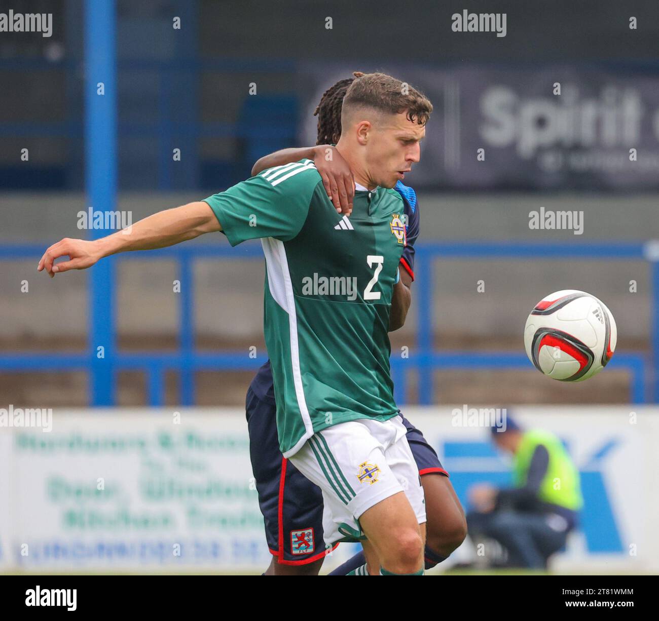 Mourneview Park, Lurgan, Irlande du Nord, Royaume-Uni. 07 septembre 2023. UEFA U21 Euro 2025 qualifier – Irlande du Nord contre Luxembourg. Joueur international de football U21 d'Irlande du Nord Carl Johnston (2). Banque D'Images