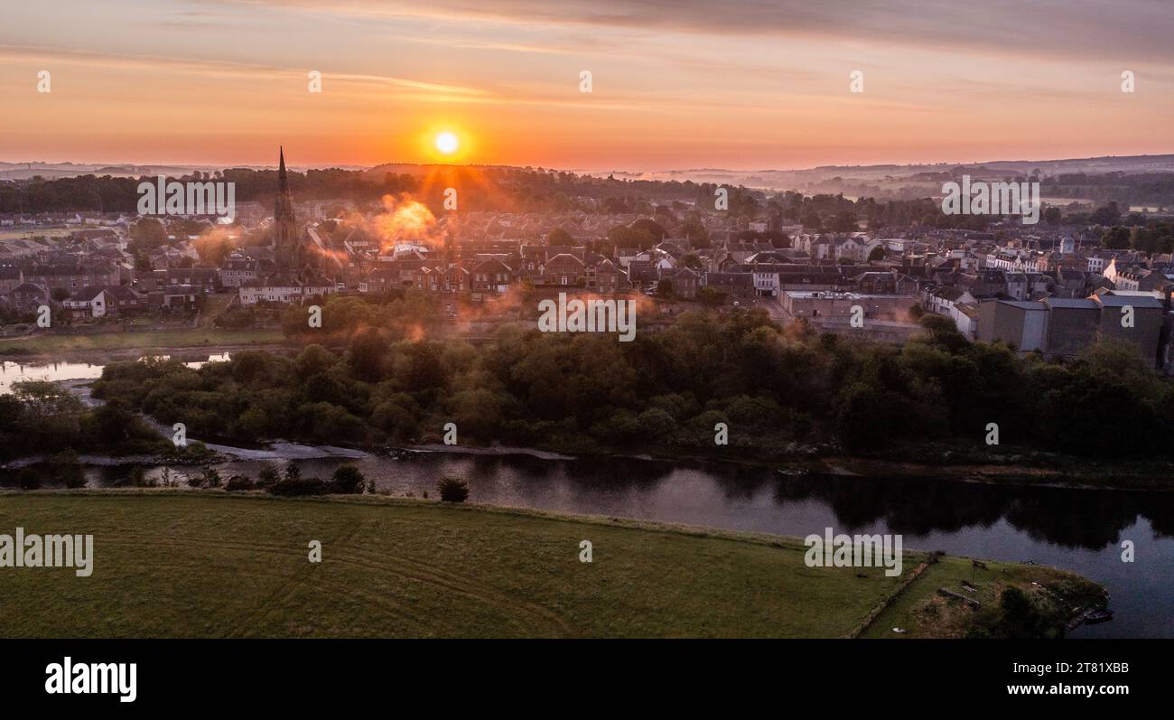 Vue aérienne de Kelso au bord de la rivière Tweed Banque D'Images