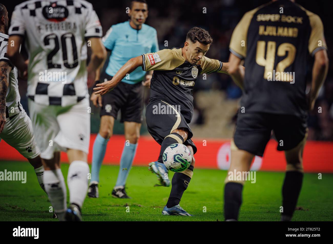 Pedro Goncalves lors du match de Liga Portugal 23/24 entre le Boavista FC et le Sporting CP à l'Estadio do Bessa Seculo XXI, Porto, Portugal. (Maciej Rogowsk Banque D'Images